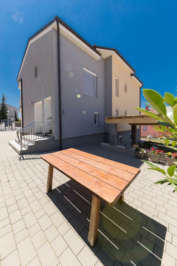 Moderne Souterrainwohnung Crikvenica Exterior photo